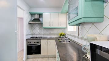 Køleskab, mikrobølgeovn, ovn, opvaskemaskine