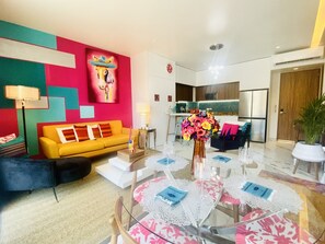 TV connectée, table de tennis de table, imprimantes