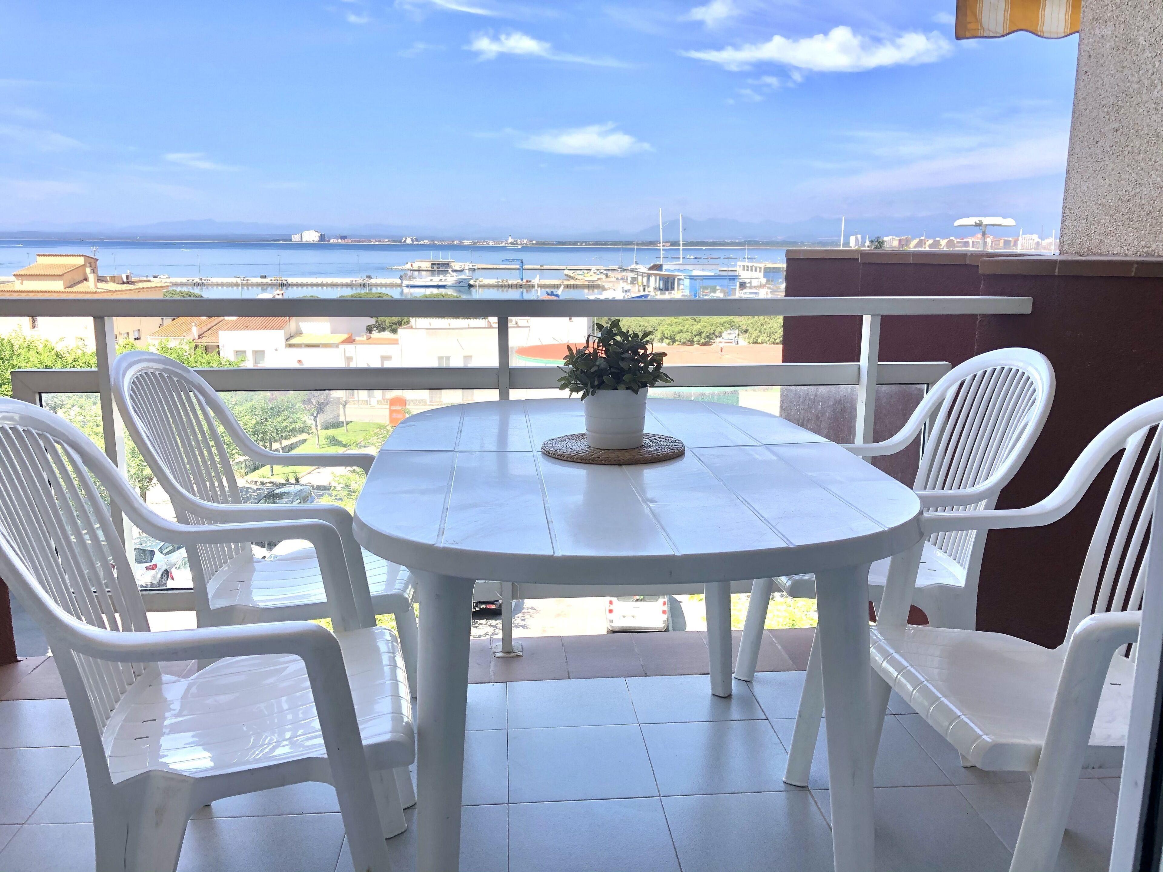 Acogedor apartamento frente al puerto de Roses