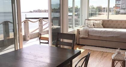 Oceanfront Oasis Spacious 3-Bedroom, 2-Bath Retreat for 12 Linens Included