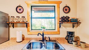 Interior - ✨Mighty Sunrise✨ Cozy Cottage w/ Big Yard, Game Shed, Hot Tub, Firepit, 2mi Pkwy (Sevierville)