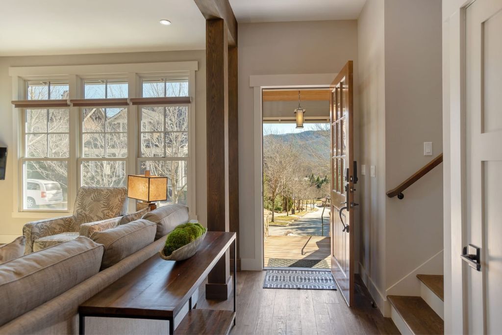 Charming Black Mountain Retreat - Mins to downtown