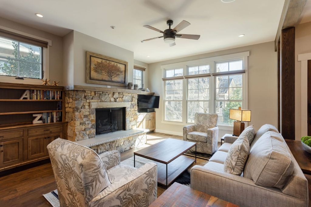 Charming Black Mountain Retreat - Mins to downtown