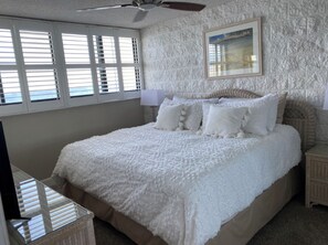 2 bedrooms, in-room safe, iron/ironing board, free WiFi - Oceanfront Maui dream, relax and unwind at Sugar Beach, Kanai A Nalu #319 (Wailuku)