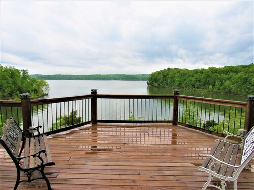 Cabin 2 at Kentucky Lake's  Lynnhurst Family Resort