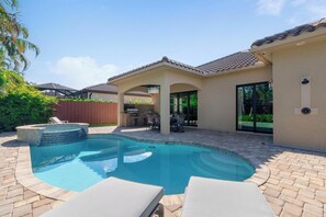 Ulkouima-allas, lämmitetty uima-allas