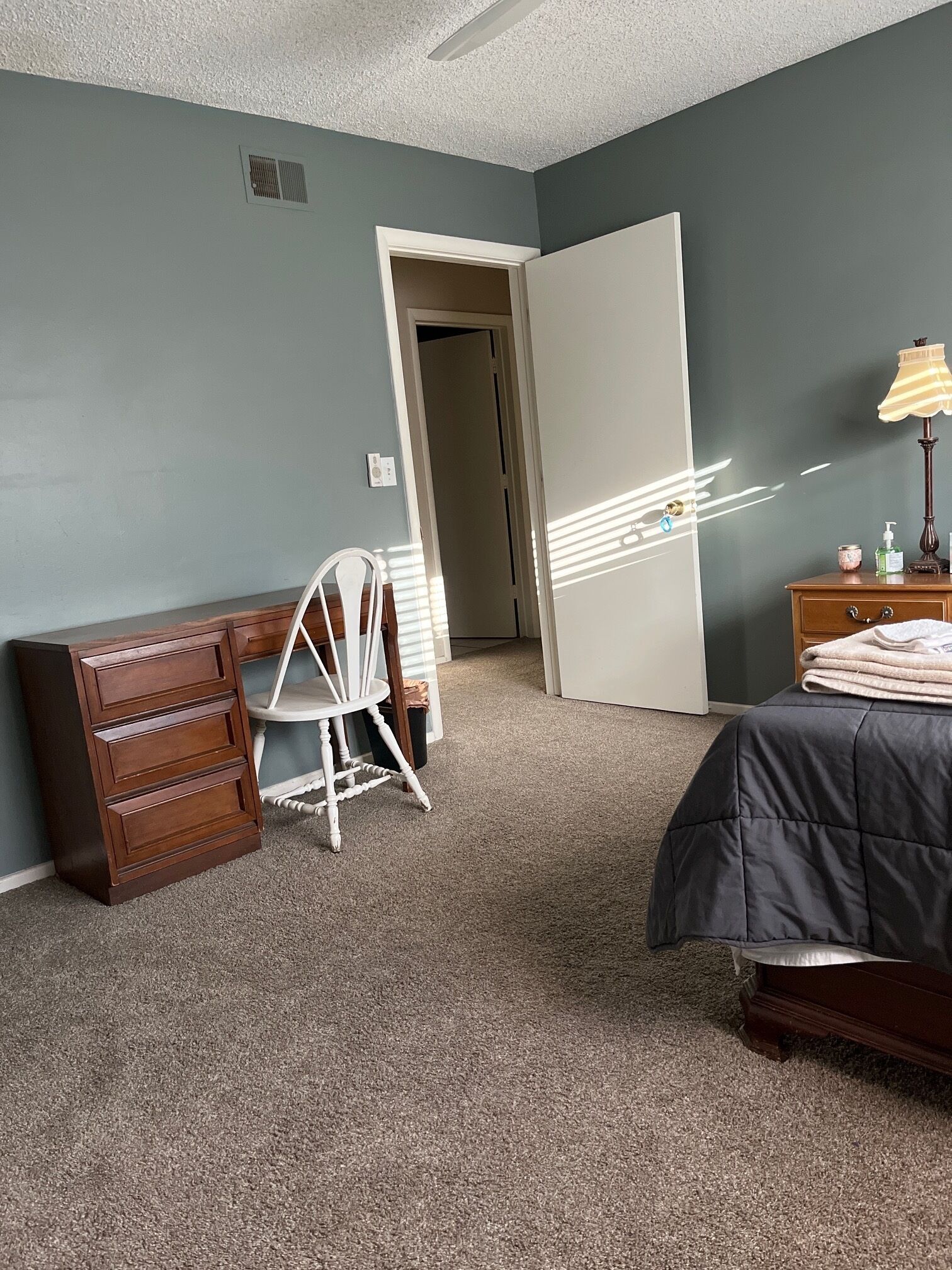 Nice location walking distance Villa Park sleeps 2