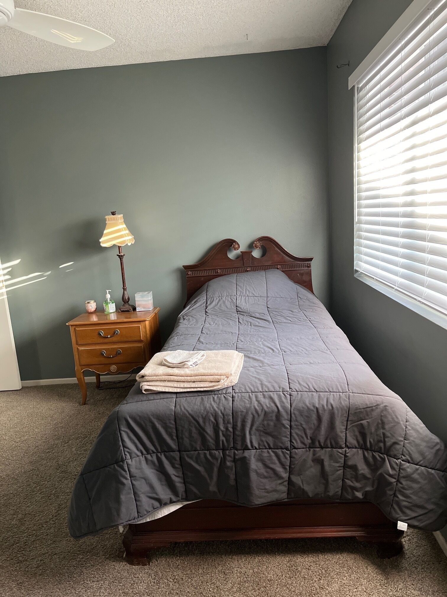 Nice location walking distance Villa Park sleeps 2