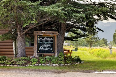 Outpost: Teton Shadows Granite E - Private Sauna!