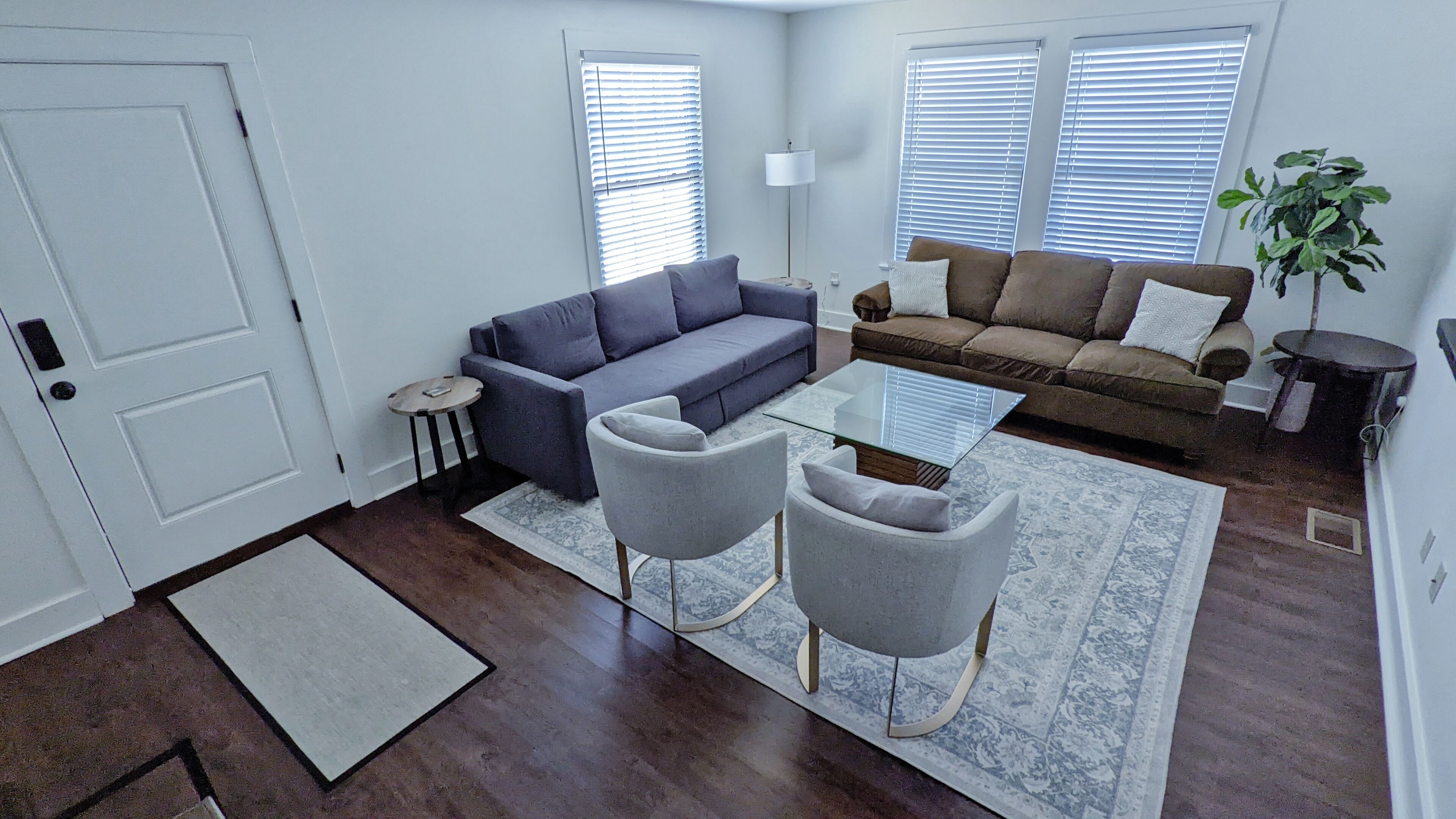 Modern HOUSE Near LSU Lakes & Campus 3BR/2BA - Sleeps 8 people!