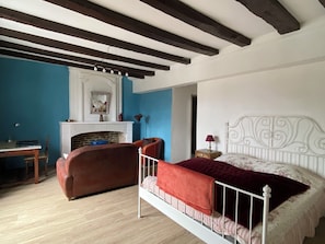 3 dormitorios, escritorio, tabla de planchar con plancha y wifi gratis