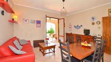 Casa familiare, camere multiple, 2 bagni (Casa Rosalba) | Pasti