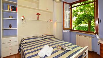 Casa familiare, camere multiple, 2 bagni (Casa Rosalba) | 3 camere, ferro/asse da stiro, Wi-Fi gratuito, lenzuola