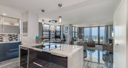 ⭐️Too Nice to Rent ~ Luxury end unit on beach with monster ocean & city views 🌊👀☀️