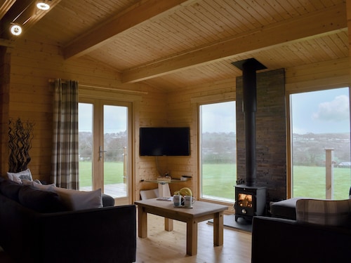 3 bedroom accommodation in Dolwen, near Abergele