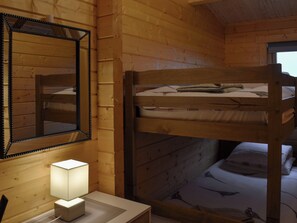 3 quartos, Wi-Fi de cortesia, roupa de cama