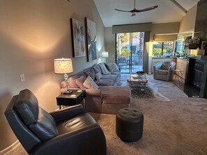 Smart TV, fireplace, books, offices