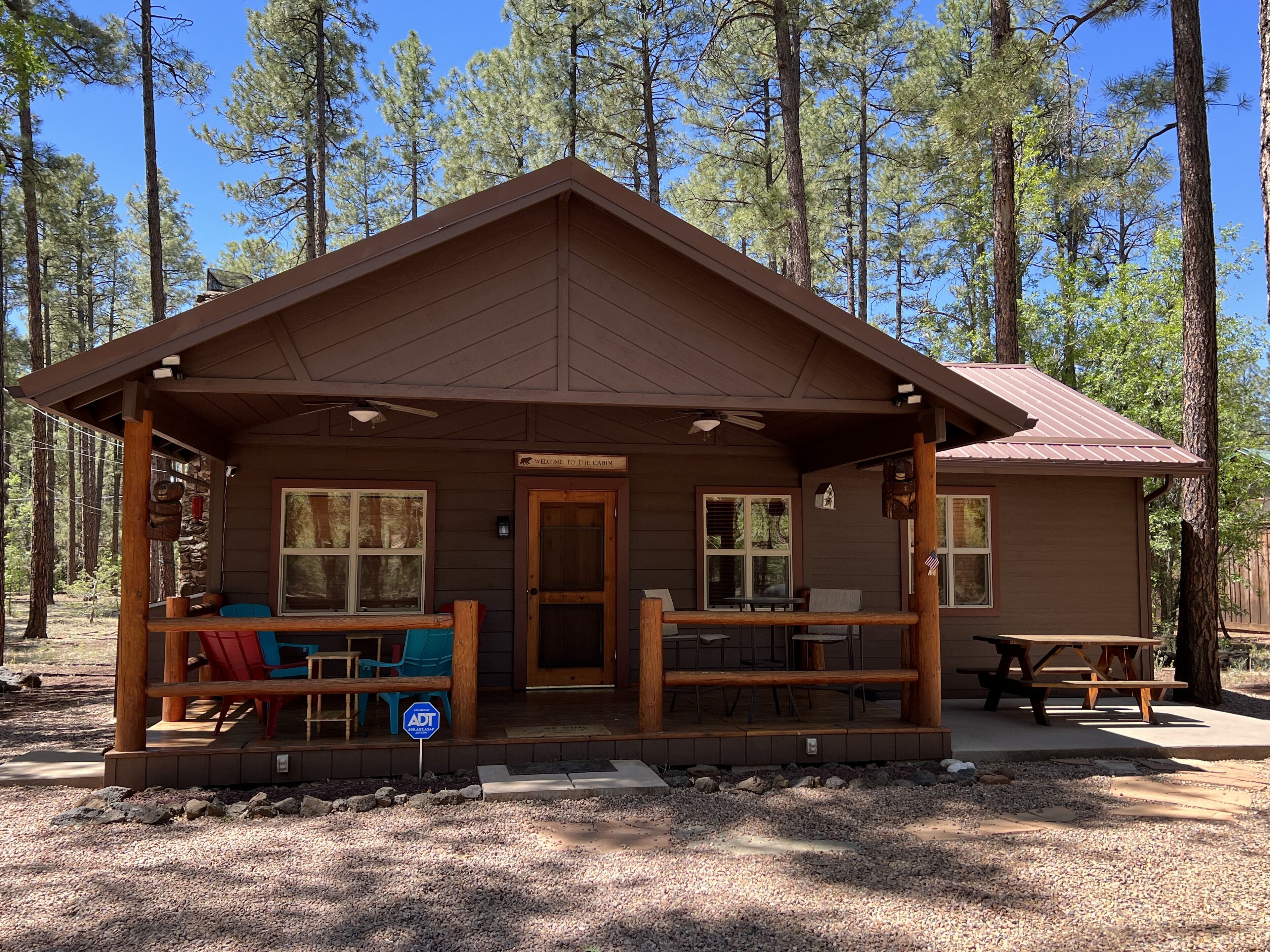 Little Bear Cabin, a cozy getaway!