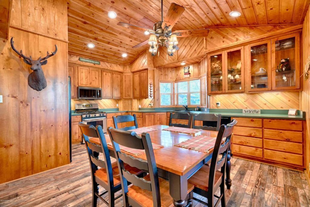 Little Bear Cabin, a cozy getaway!