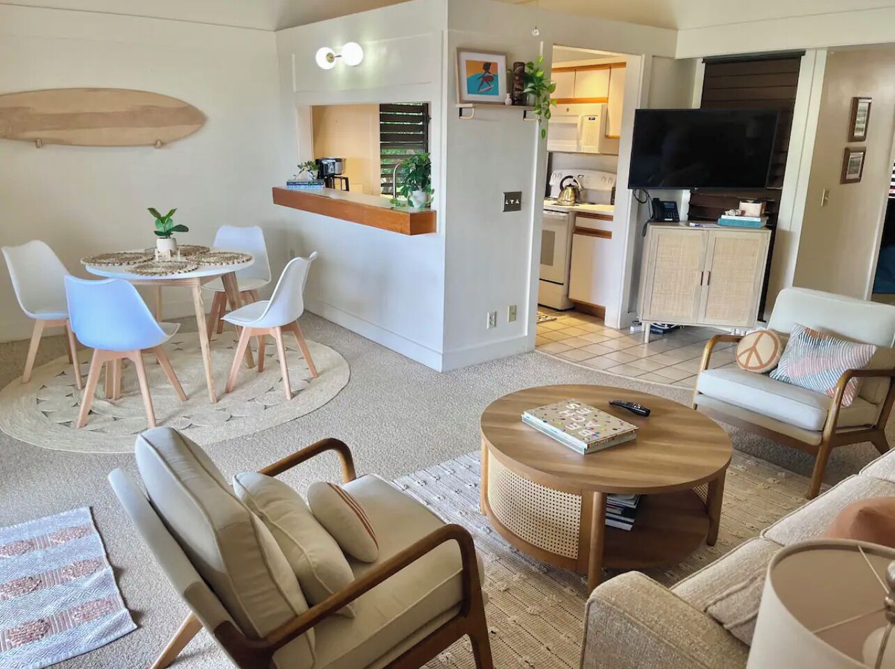 Smart-tv, een dvd-speler en boeken