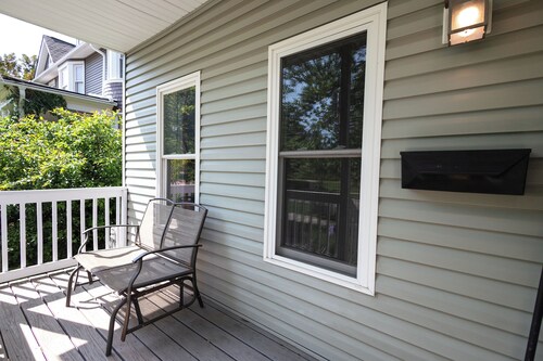 Private Suite STEPS from Oberlin