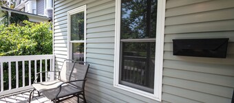 Private Suite STEPS from Oberlin