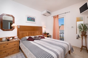 1 bedroom, iron/ironing board, WiFi, bed sheets - Castelletto - Superior Double Room with Balcony and Airport Transfer 4 (Cavtat)
