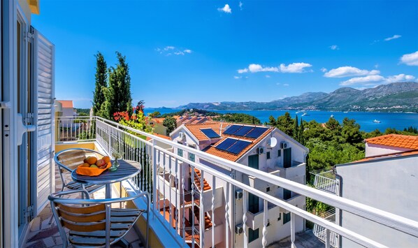 Outdoor dining - Castelletto - Superior Double Room with Balcony and Airport Transfer 6 (Cavtat)