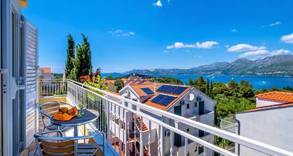 Castelletto - Superior Double Room with Balcony and Airport Transfer 6