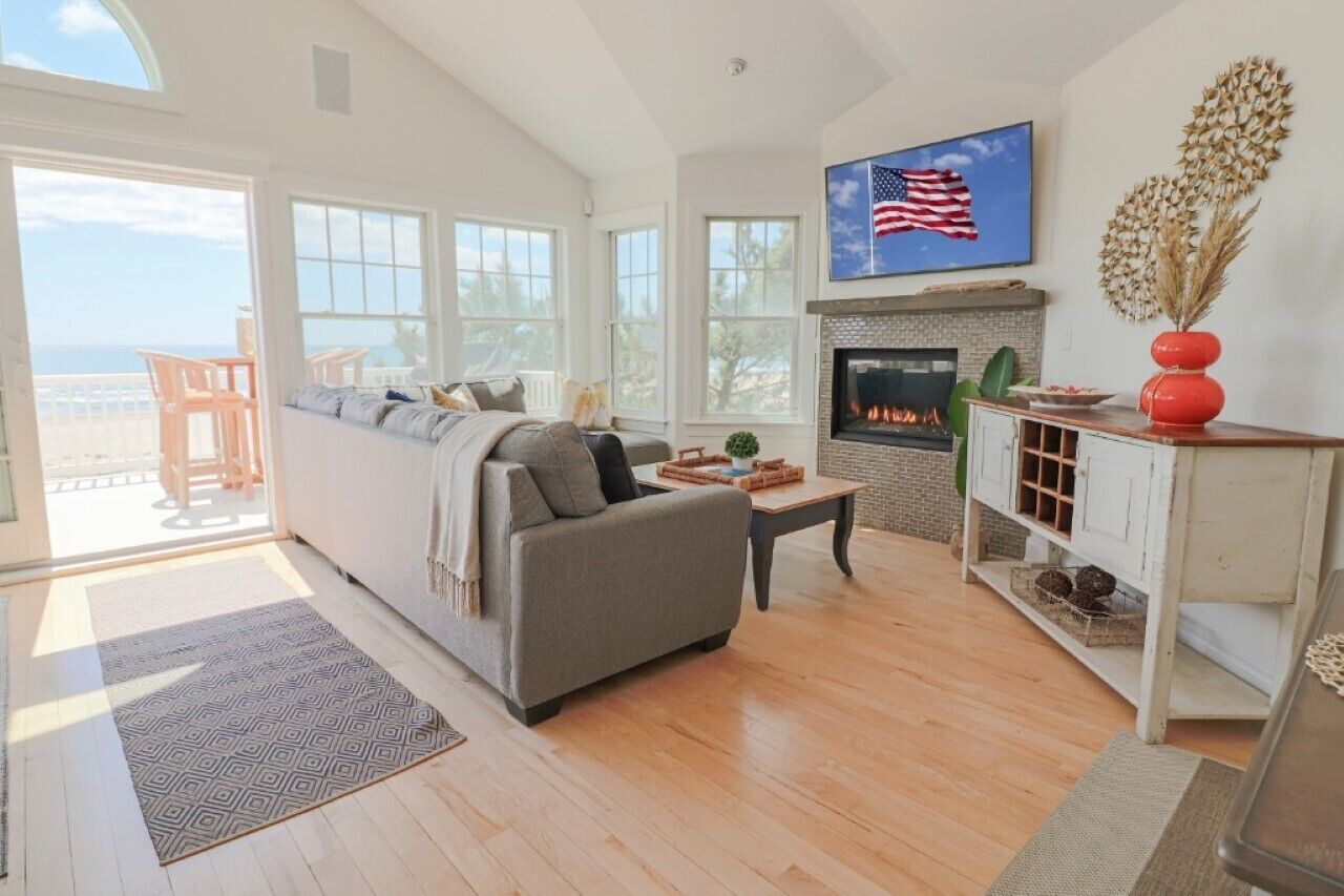 OCEANFRONT OPEN FOR FALL AND HOLIDAY SEASON 5 BEDROOM NEWLY REMODELED