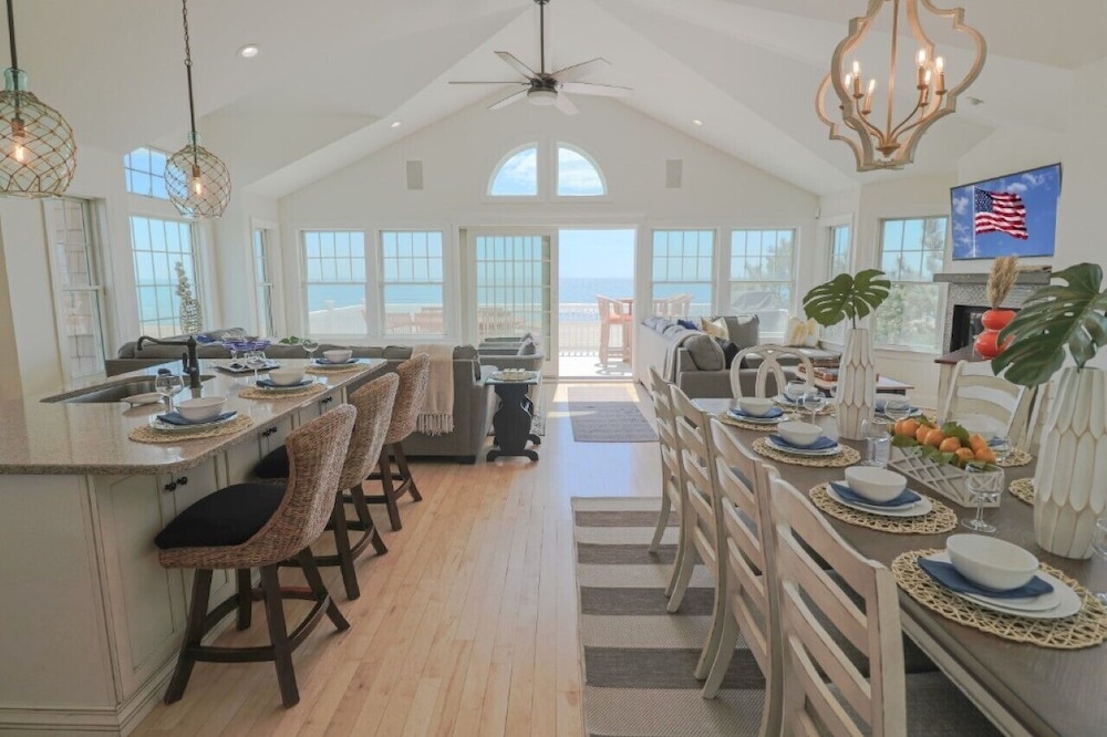 OCEANFRONT OPEN FOR FALL AND HOLIDAY SEASON 5 BEDROOM NEWLY REMODELED