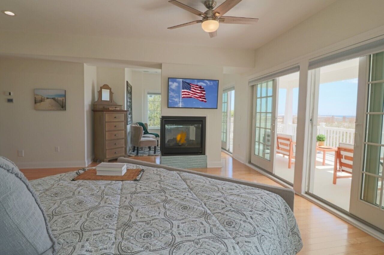 OCEANFRONT OPEN FOR FALL AND HOLIDAY SEASON 5 BEDROOM NEWLY REMODELED