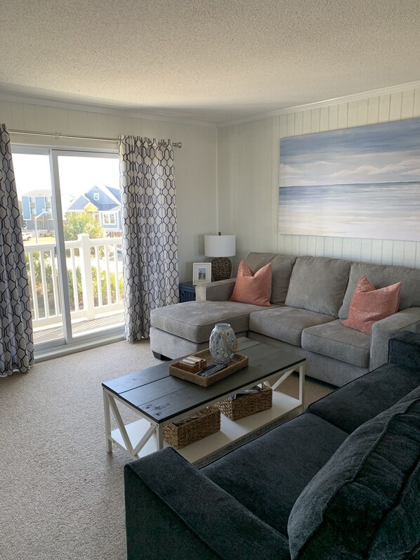 TV connectée, lecteur de DVD, livres, vidéothÚque