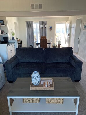 TV connectée, lecteur de DVD, livres, vidéothÚque