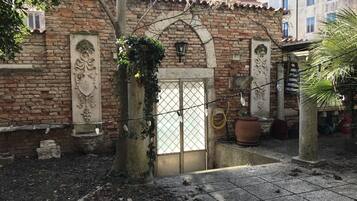 Dettaglio esterni