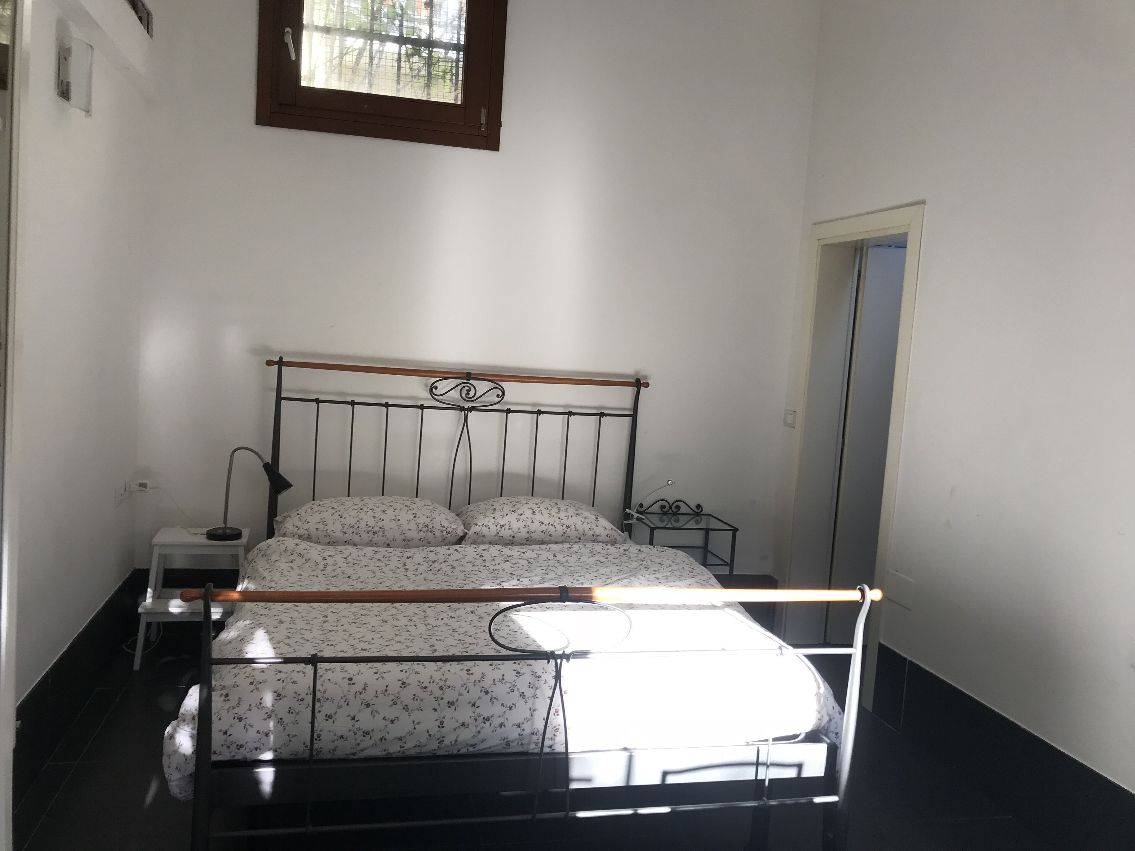 1 soverom, wi-fi (inkludert) og sengetøy