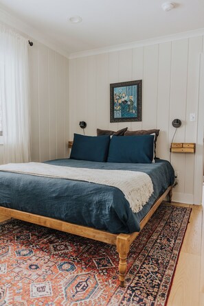 2 slaapkamers, een strijkplank/strijkijzer, gratis wifi, beddengoed