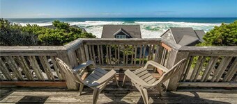 Cloud Nine - A Charming Ocean View Home with Hot Tub & Fire Pit in Belle Beach!