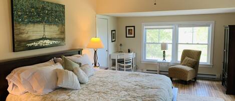 7 bedrooms, iron/ironing board, free WiFi, bed sheets