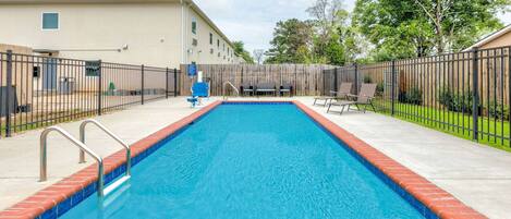 Seasonal outdoor pool