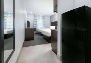 Room, 2 Queen Beds, Non Smoking (Kitchenette)