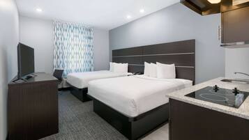 Camera, 2 letti queen, non fumatori (Kitchenette) | Una scrivania, ferro/asse da stiro, Wi-Fi gratuito, lenzuola