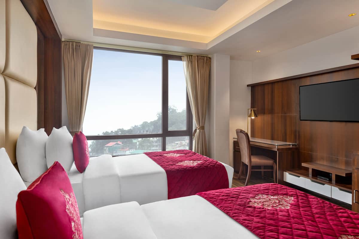 Deluxe Room, Valley View (Twin) | Pillowtop beds, minibar, in-room safe, desk