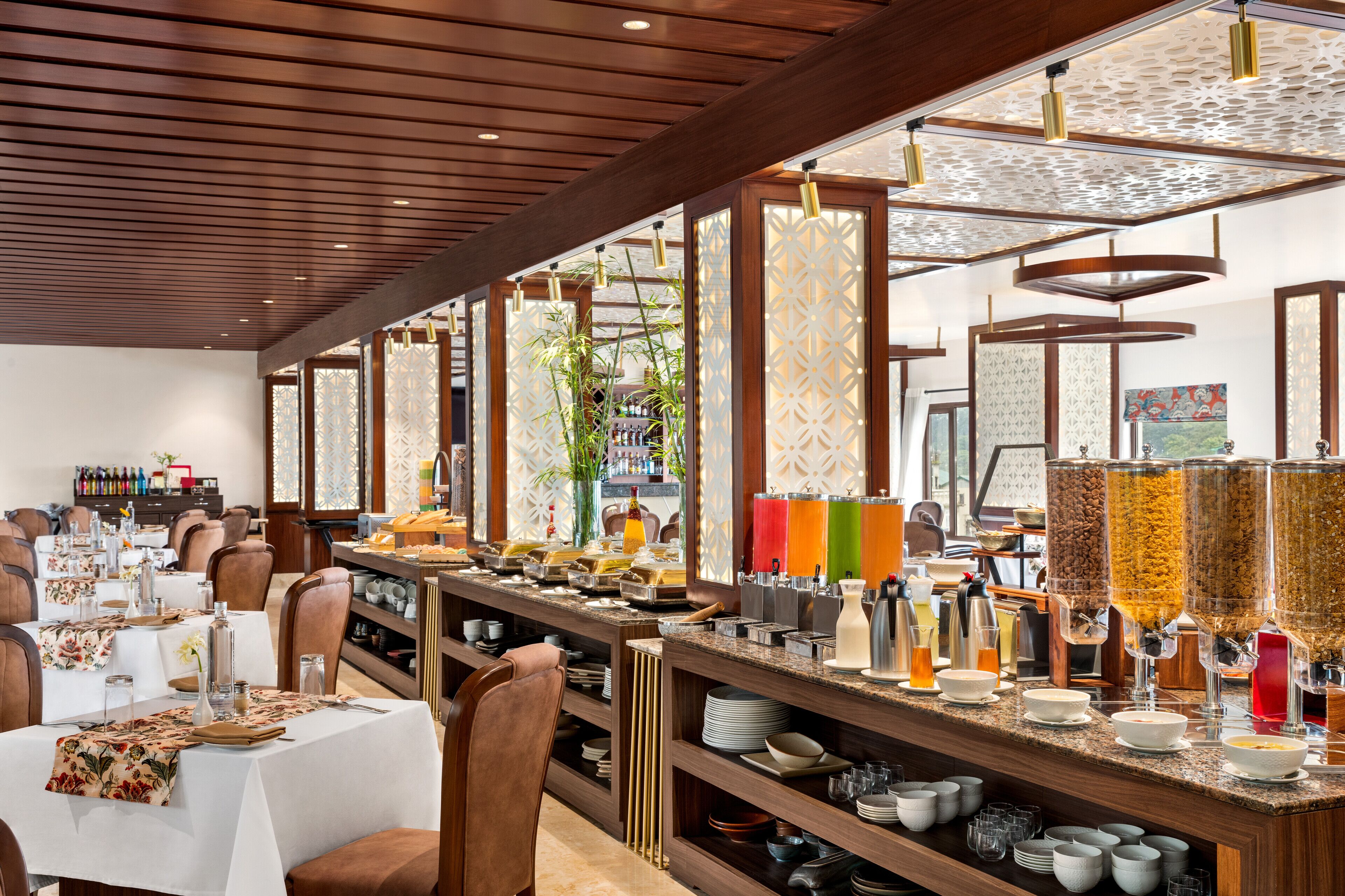 Breakfast, lunch and dinner served