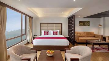 Executive Room, 1 King Bed, Valley View | Pillow-top beds, minibar, in-room safe, desk