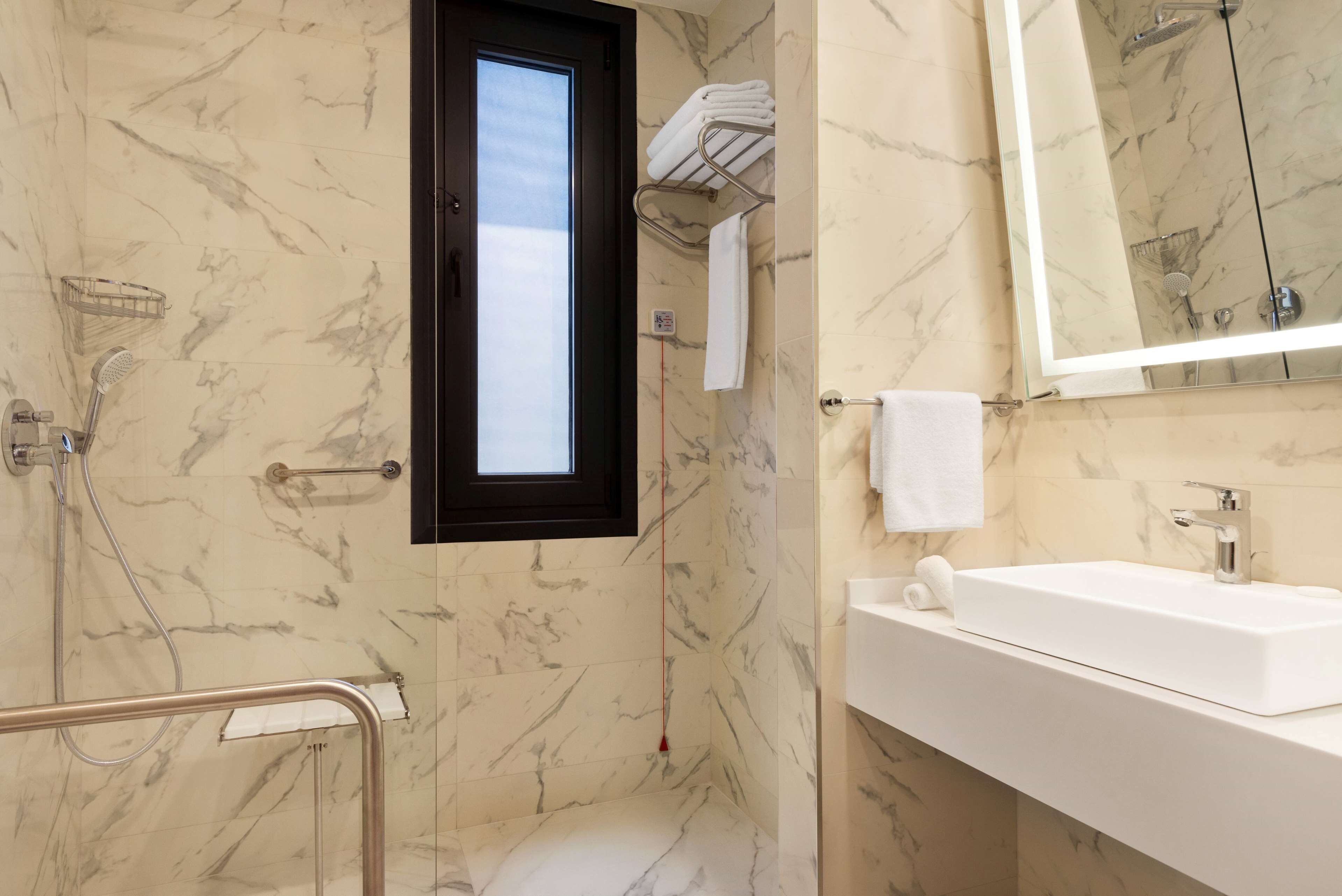 hydromassage showerhead, free toiletries, hair dryer, slippers