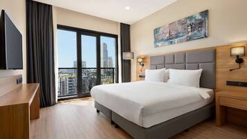 Minibar, safe på rommet, skrivebord og skrivebord for bærbar PC