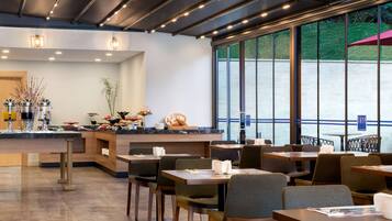 Daily buffet breakfast (TRY 50 per person)