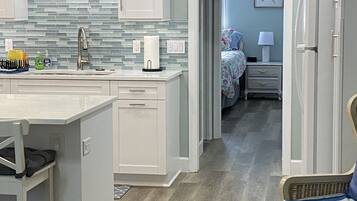 1 chambre, fer et planche Ă repasser, Wi-Fi gratuit, draps fournis