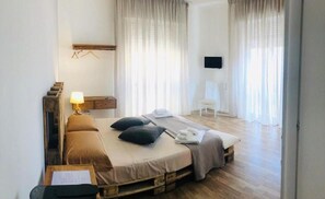 3 bedrooms, desk, iron/ironing board, free WiFi - Suite Degli Artisti (Lecce)